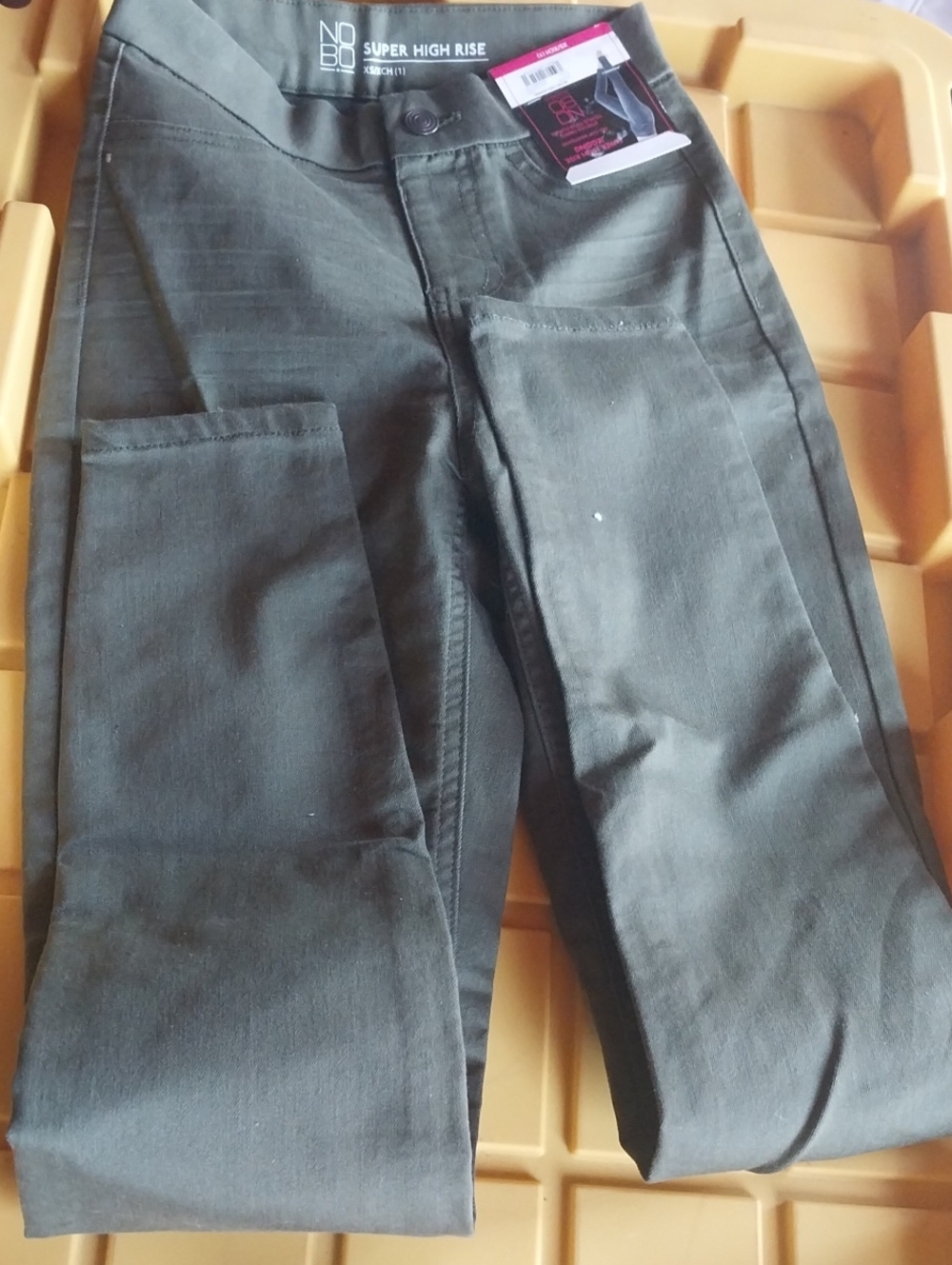 No Boundaries Olive Green High-Rise Straight Leg Pants